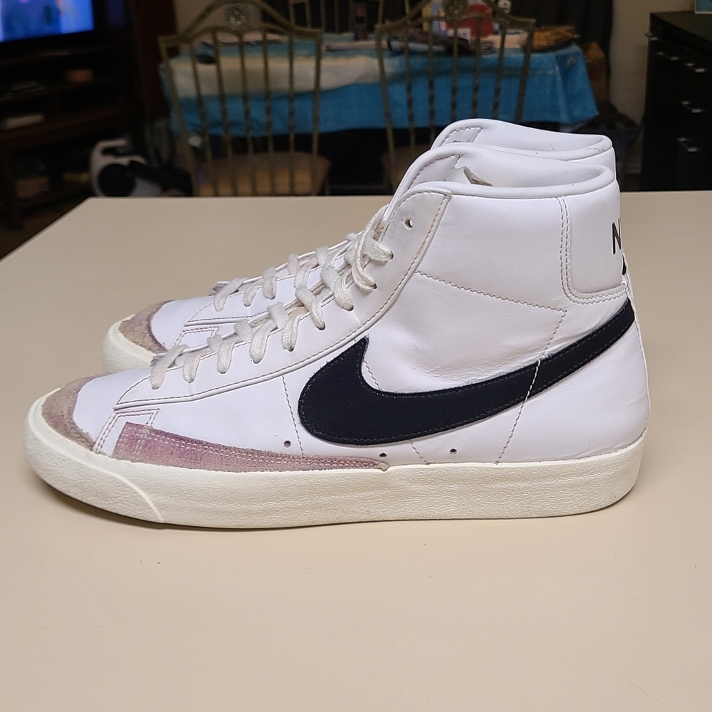 Nike Blazer Mid 77 casual sneakers size 11 1/2